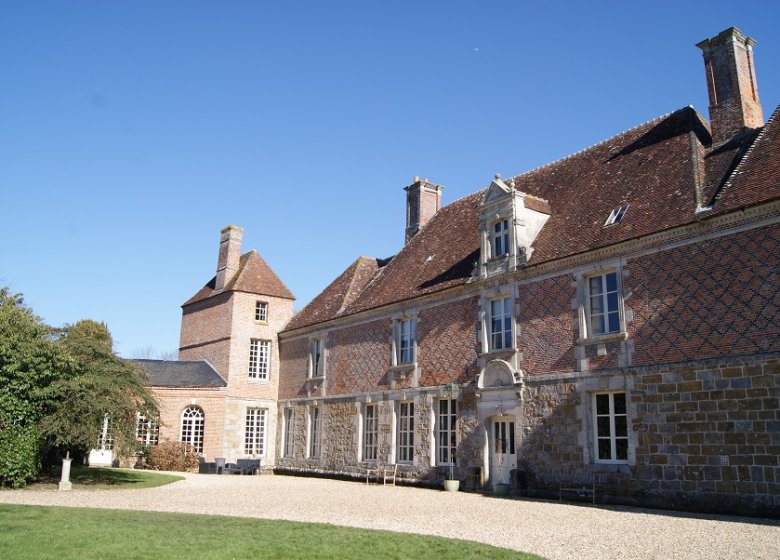 Chambre au Château du Blanc Buisson : une nuit dans un donjon médiéval