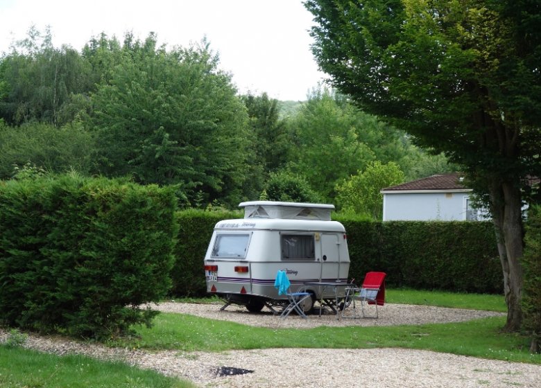 Camping, caravaning du Château de Bouafles – location et résidentiel